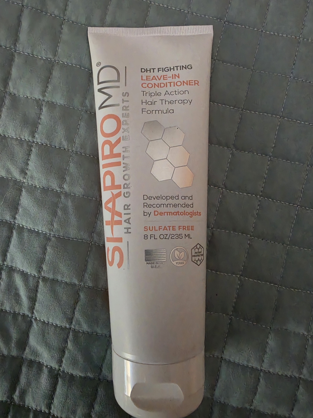 Shapiro MD DHT Fighting Leave-In Conditioner - White
